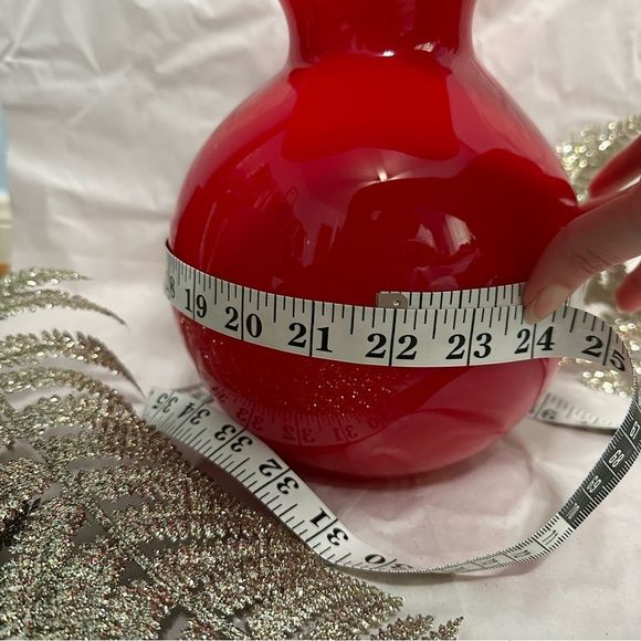 VIETRI Hibiscus Fluted Ruffled Italian Glass Bud Vase in Red Medium Size - Picture 12 of 14